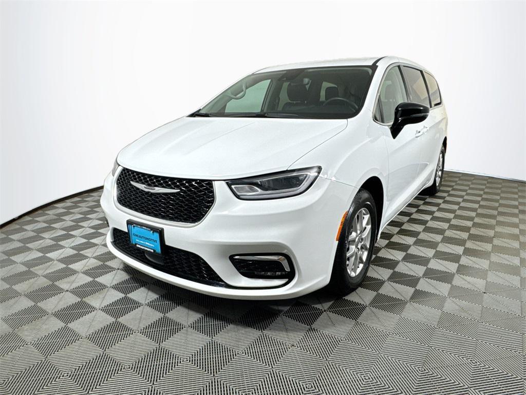 used 2024 Chrysler Pacifica car, priced at $29,748