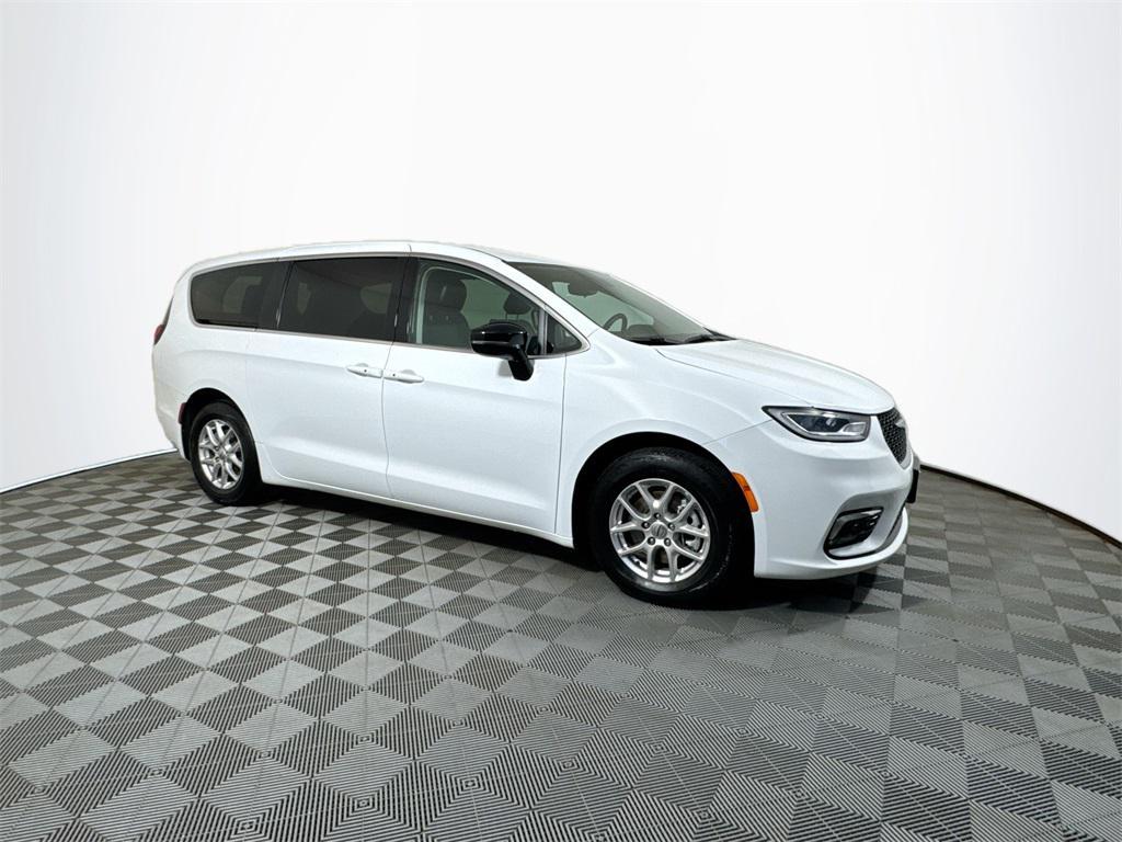used 2024 Chrysler Pacifica car, priced at $29,498