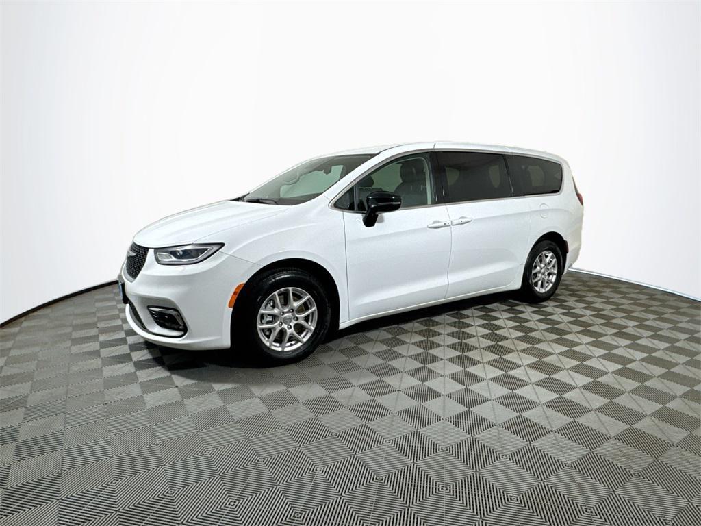 used 2024 Chrysler Pacifica car, priced at $29,498
