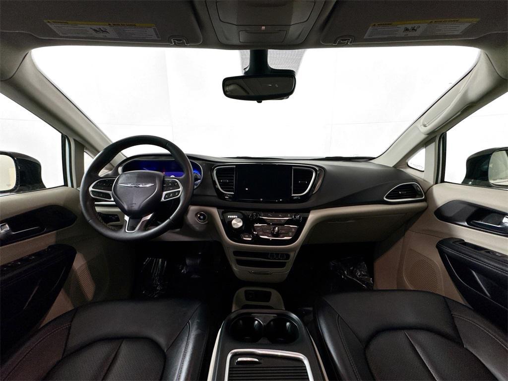 used 2024 Chrysler Pacifica car, priced at $29,498
