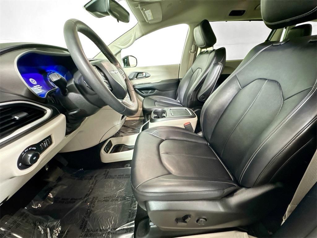 used 2024 Chrysler Pacifica car, priced at $29,498