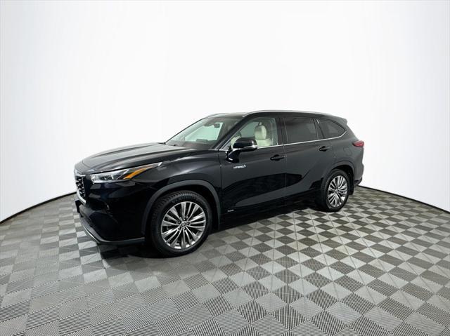 used 2021 Toyota Highlander Hybrid car, priced at $32,497