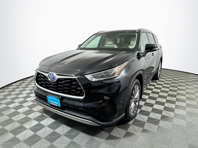 used 2021 Toyota Highlander Hybrid car, priced at $32,497