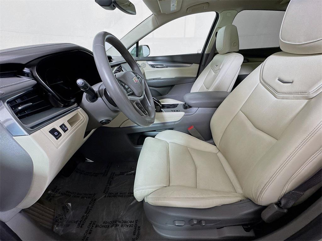 used 2017 Cadillac XT5 car, priced at $11,777