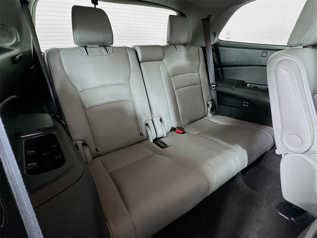 used 2022 Honda Pilot car, priced at $27,497