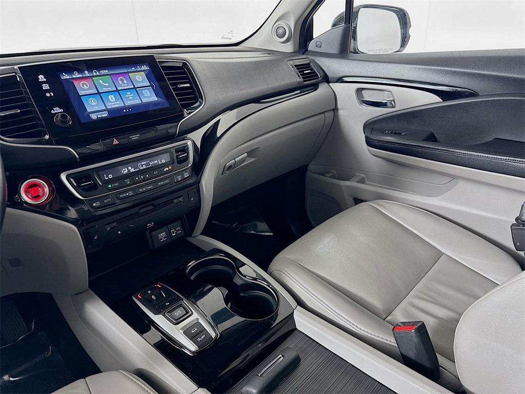 used 2022 Honda Pilot car, priced at $27,497