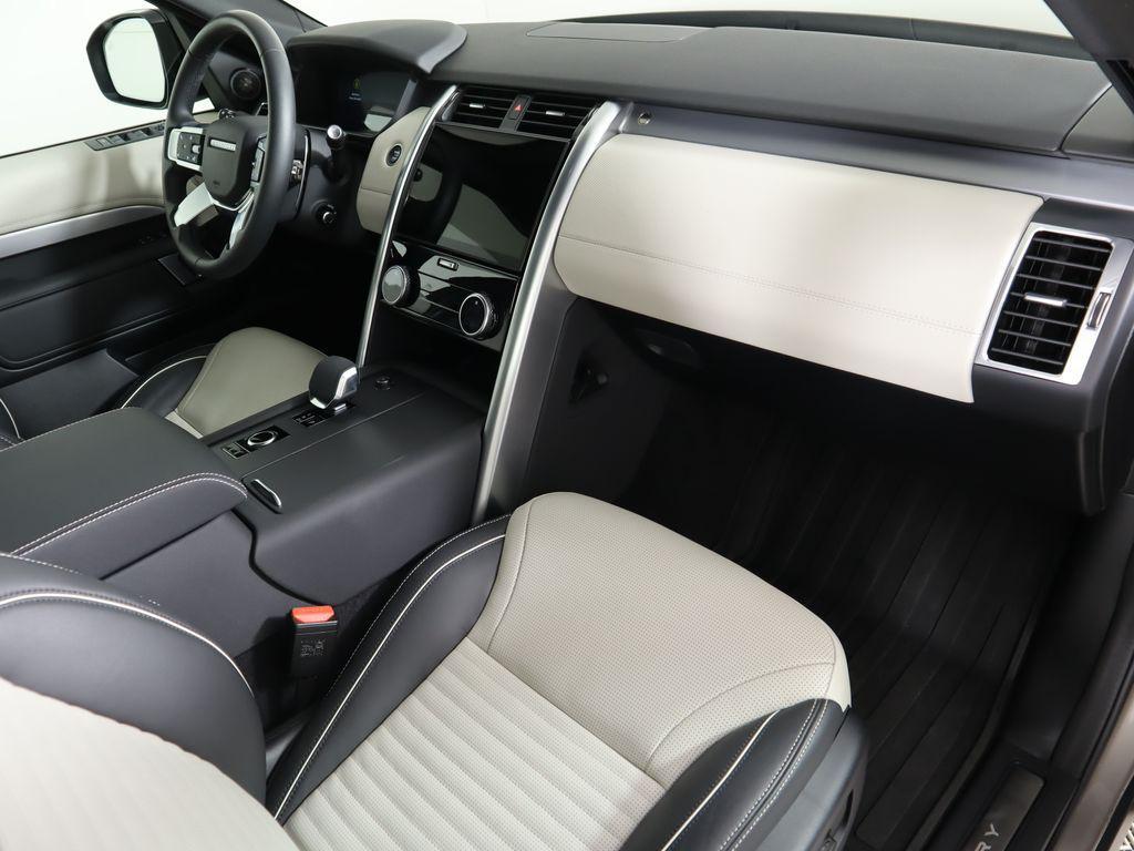 used 2024 Land Rover Discovery car, priced at $52,800