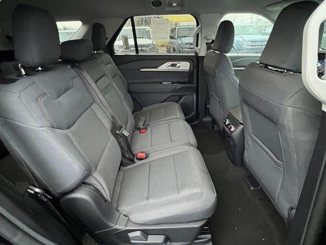 new 2025 Ford Explorer car, priced at $40,127