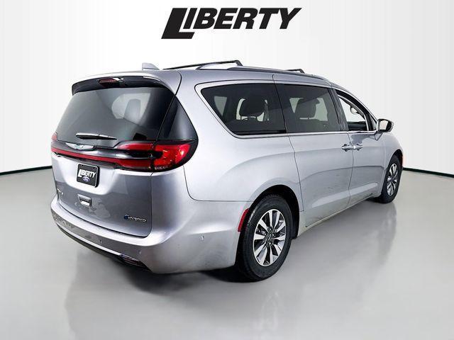 used 2021 Chrysler Pacifica Hybrid car, priced at $21,800