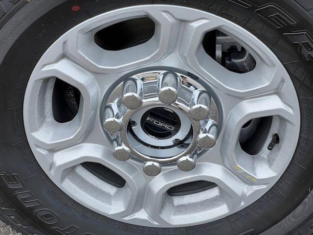 new 2025 Ford F-350 car, priced at $61,760