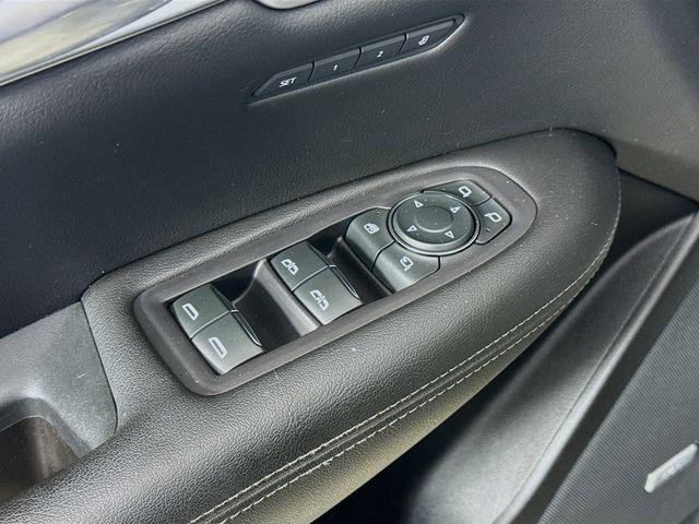 used 2022 Cadillac XT5 car, priced at $28,875