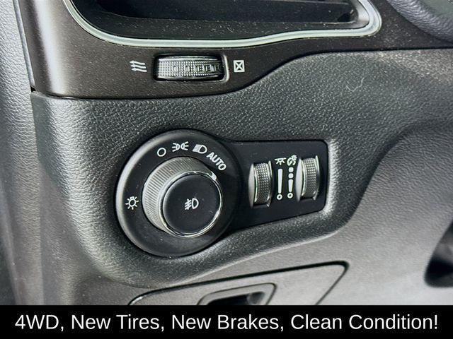 used 2020 Jeep Cherokee car, priced at $18,861