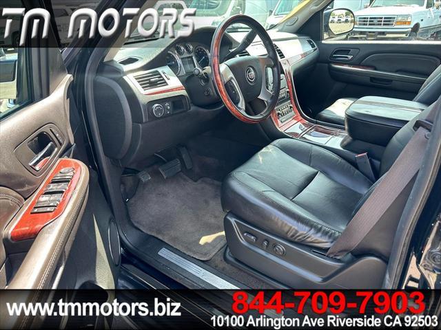 used 2009 Cadillac Escalade car, priced at $9,995
