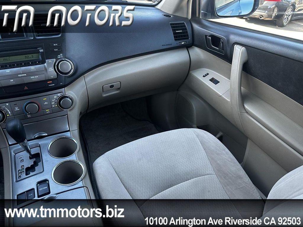 used 2008 Toyota Highlander car, priced at $8,690