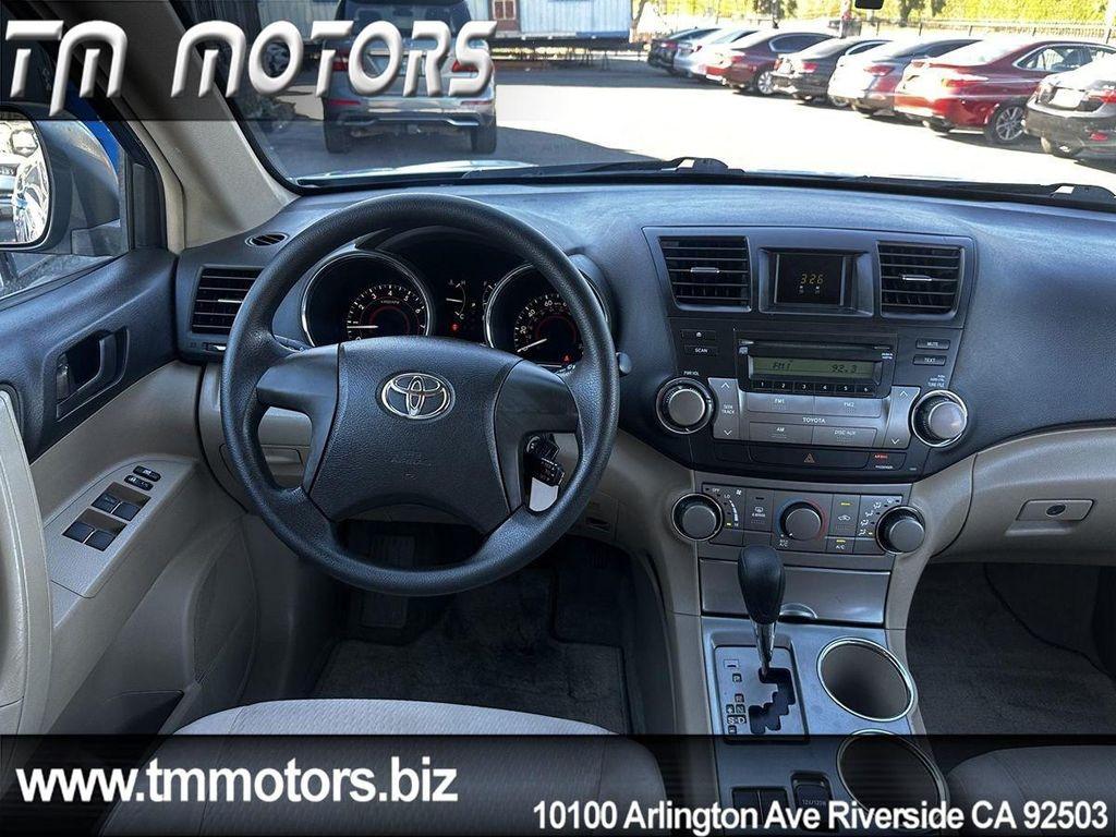 used 2008 Toyota Highlander car, priced at $8,690