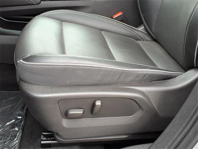 used 2022 Buick Envision car, priced at $25,360