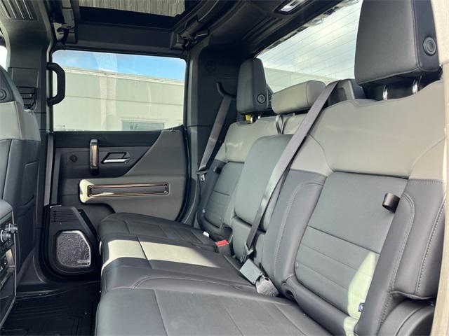 new 2025 GMC HUMMER EV Pickup car