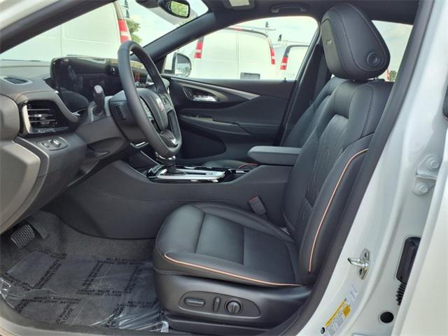 new 2025 Buick Envista car, priced at $32,809
