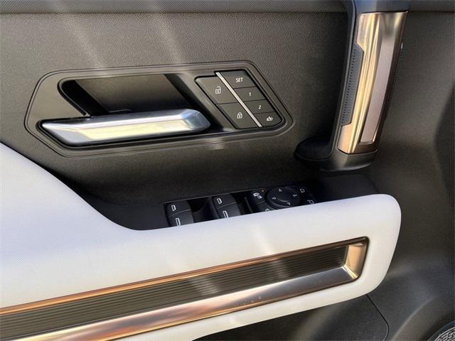 new 2025 GMC HUMMER EV Pickup car