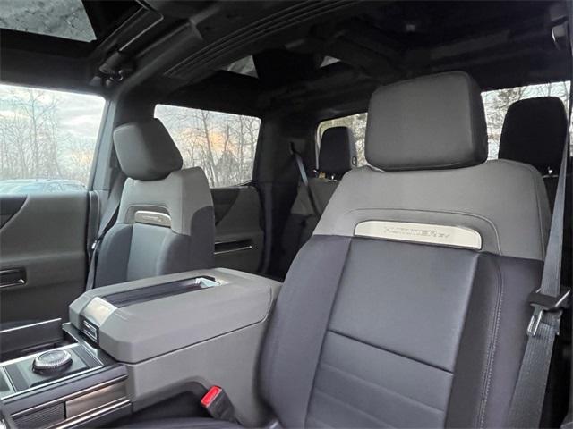 new 2025 GMC HUMMER EV Pickup car