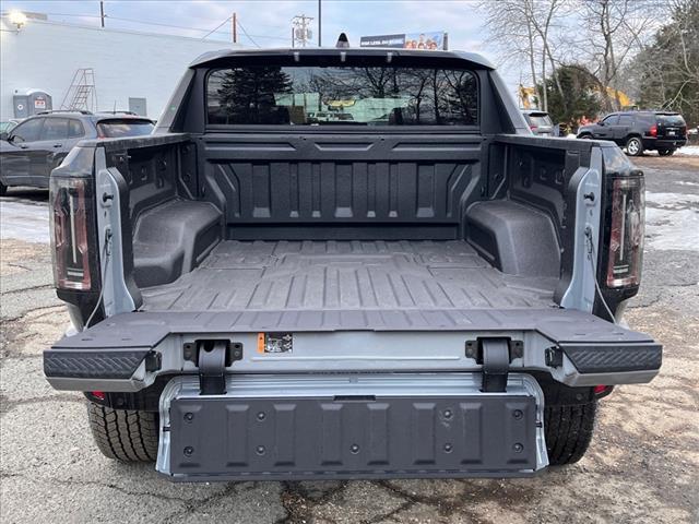 new 2025 GMC HUMMER EV Pickup car