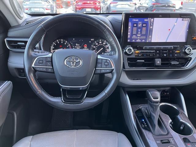 used 2020 Toyota Highlander car, priced at $34,861