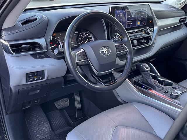 used 2020 Toyota Highlander car, priced at $34,861