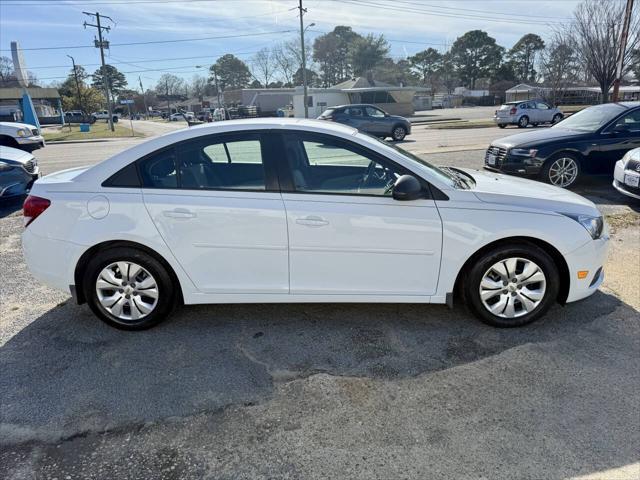 used 2014 Chevrolet Cruze car, priced at $5,995