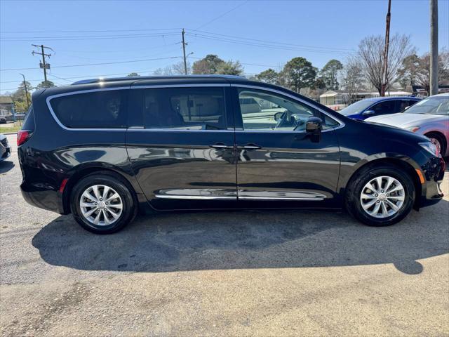 used 2018 Chrysler Pacifica car, priced at $11,695