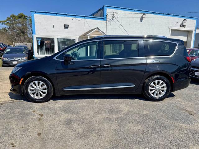 used 2018 Chrysler Pacifica car, priced at $11,695