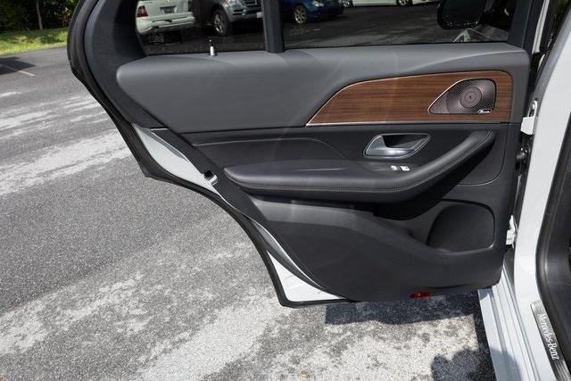 new 2025 Mercedes-Benz GLE 450 car, priced at $84,530