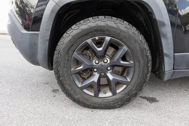 used 2019 Jeep Cherokee car, priced at $13,999
