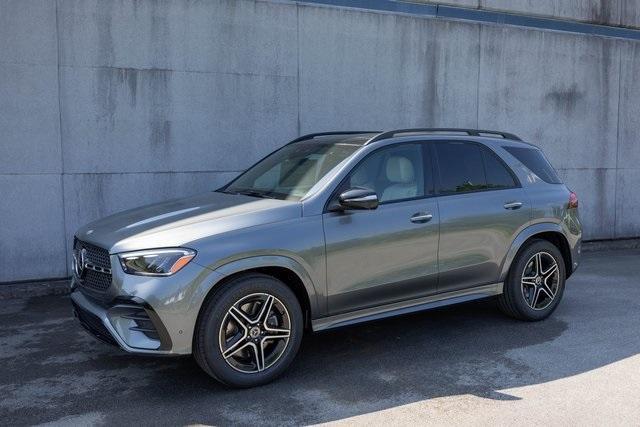 new 2025 Mercedes-Benz GLE 450 car, priced at $81,005