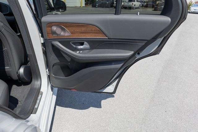 new 2025 Mercedes-Benz GLE 450 car, priced at $84,530