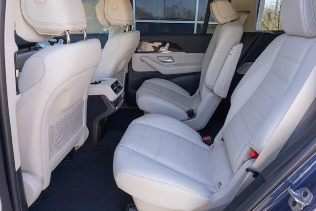 new 2025 Mercedes-Benz GLS 450 car, priced at $100,600