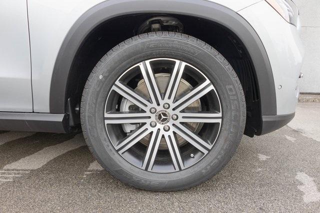 new 2025 Mercedes-Benz GLE 450 car, priced at $75,795
