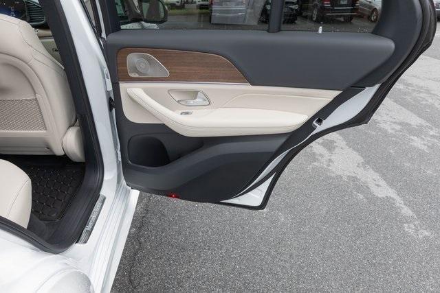 new 2025 Mercedes-Benz GLE 450 car, priced at $84,530