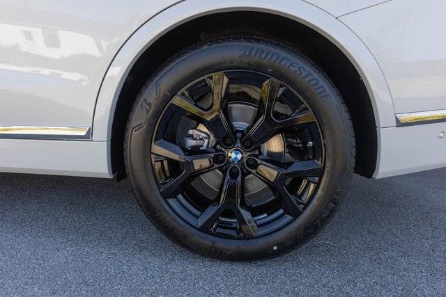 new 2026 BMW X7 car, priced at $93,815