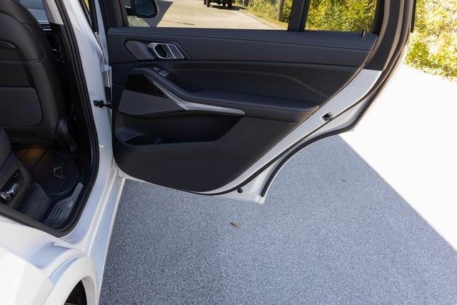 new 2026 BMW X7 car, priced at $93,815