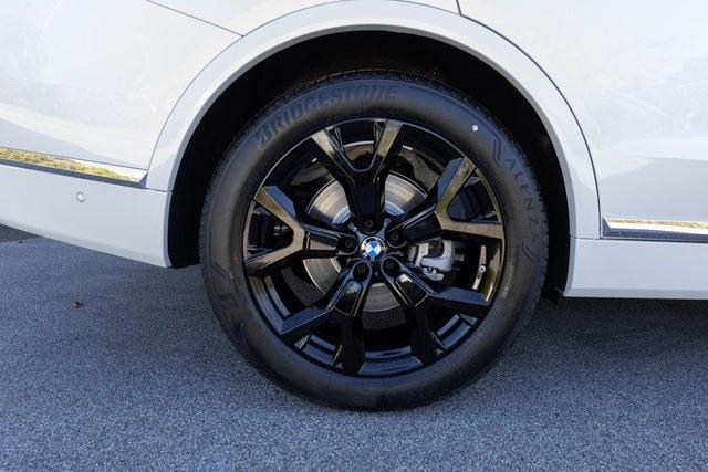 new 2026 BMW X7 car, priced at $93,815
