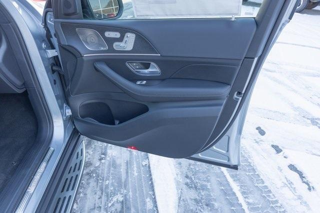new 2025 Mercedes-Benz GLS 450 car, priced at $95,865