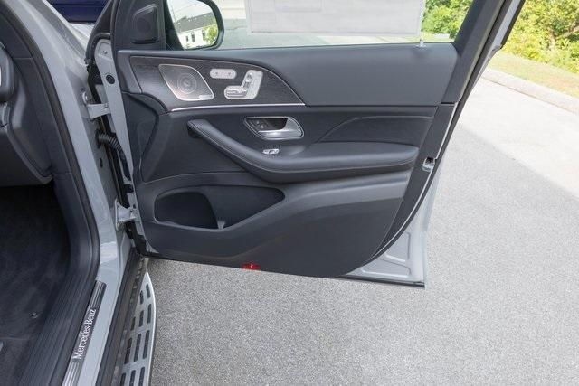 new 2025 Mercedes-Benz GLE 580 car, priced at $100,180