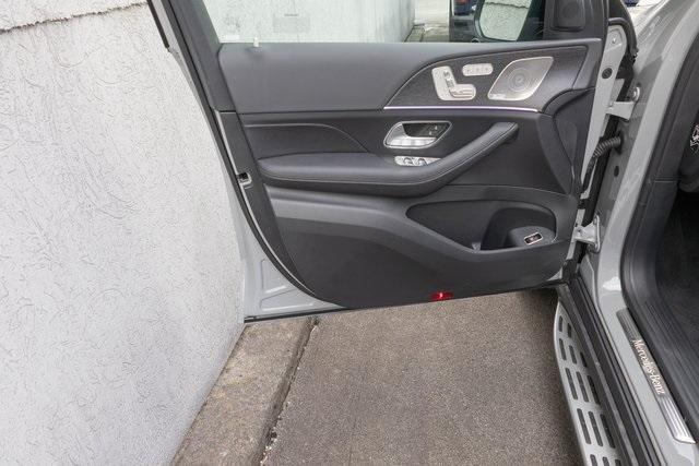 new 2025 Mercedes-Benz GLE 580 car, priced at $100,180