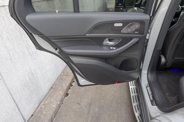 new 2025 Mercedes-Benz GLE 580 car, priced at $100,180