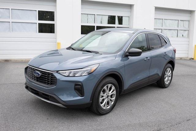 used 2023 Ford Escape car, priced at $24,999