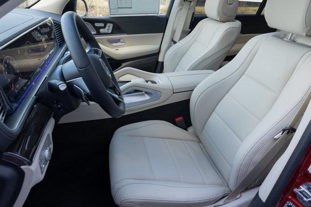 new 2025 Mercedes-Benz GLS 450 car, priced at $94,065