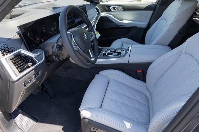 new 2026 BMW X7 car, priced at $96,175