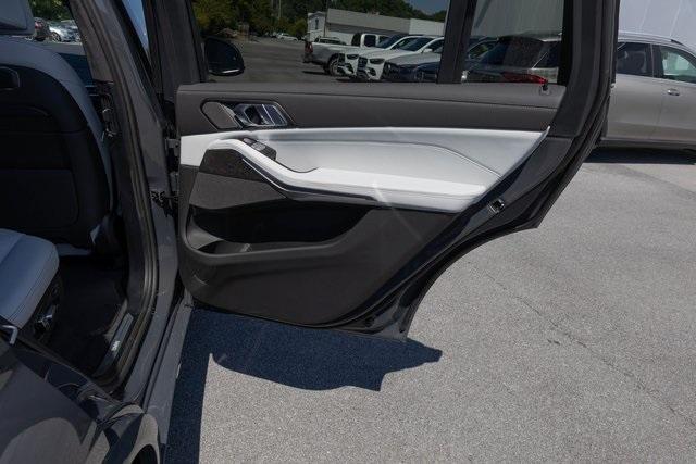 new 2026 BMW X7 car, priced at $96,175