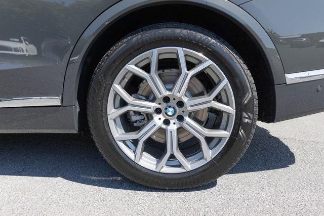 new 2026 BMW X7 car, priced at $96,175