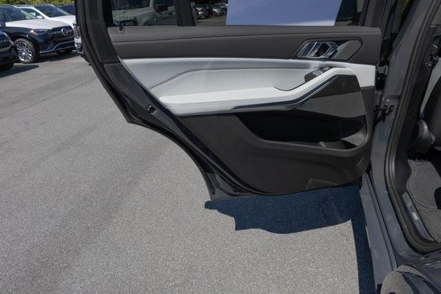 new 2026 BMW X7 car, priced at $96,175